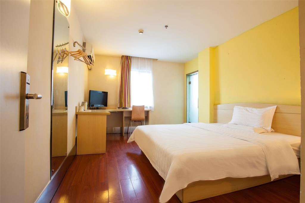 7Days Inn Qingdao Liuting Airport Room photo